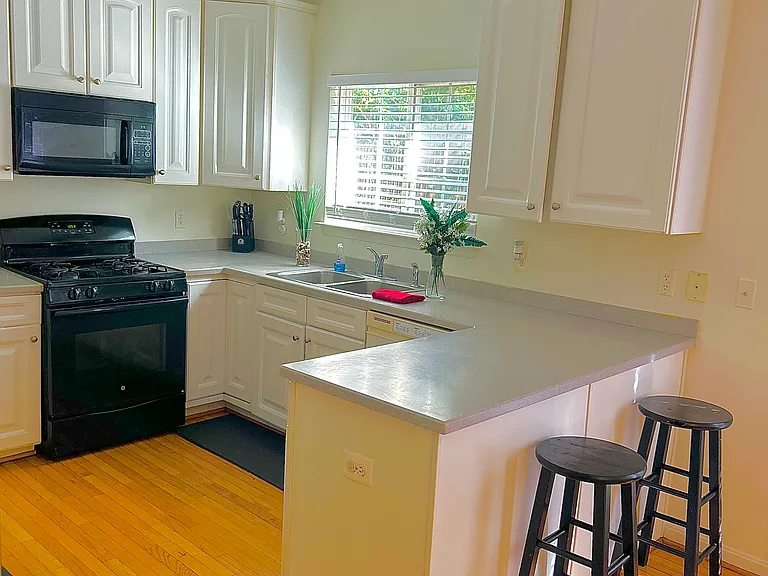7020 Pyle Ct #7020 — Photo 16