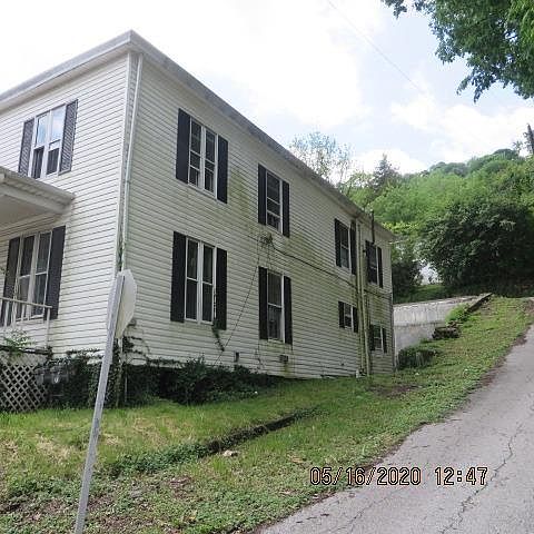2nd image of 348 W 2nd St