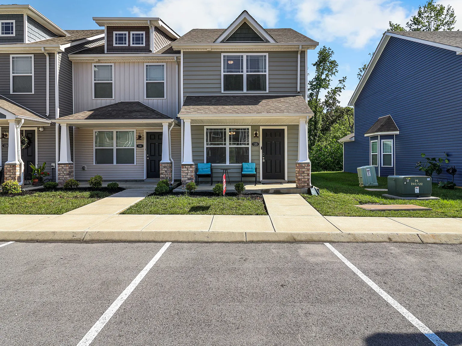 2 bed, 2.5 bath, 1224 sqft, $1,300 — Photo 2