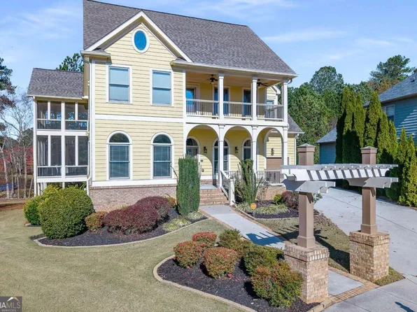 679 Crystal Cove Ct, Loganville, GA 30052