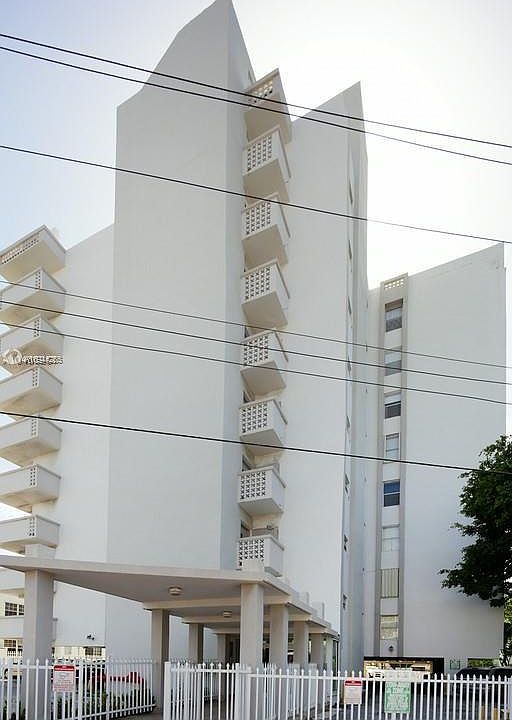 1st image of 7118 Bonita Dr APT 205