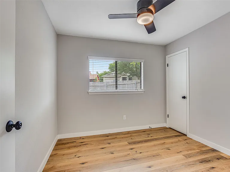 12900 Campos Dr — Photo 17