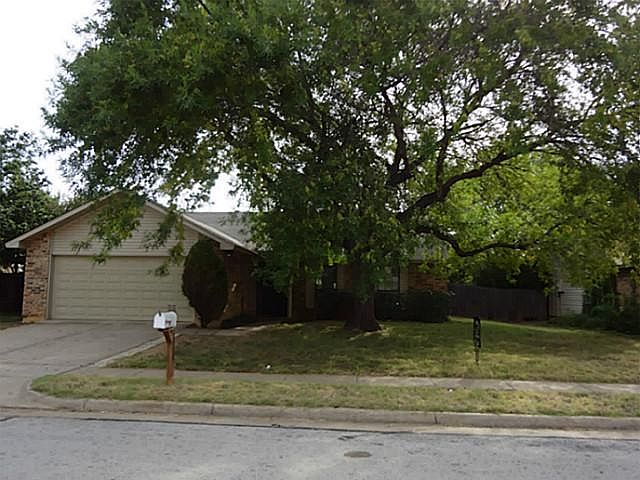 1st image of 2512 Chinaberry Dr
