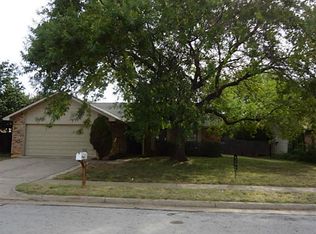 2512 Chinaberry Dr, Bedford, TX 76021
