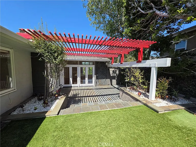 310 S Thurston Ave — Photo 49