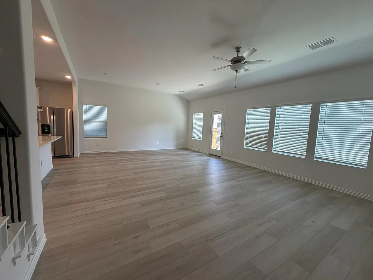 5 bed, 2791 sqft, $3,200 — Photo 4