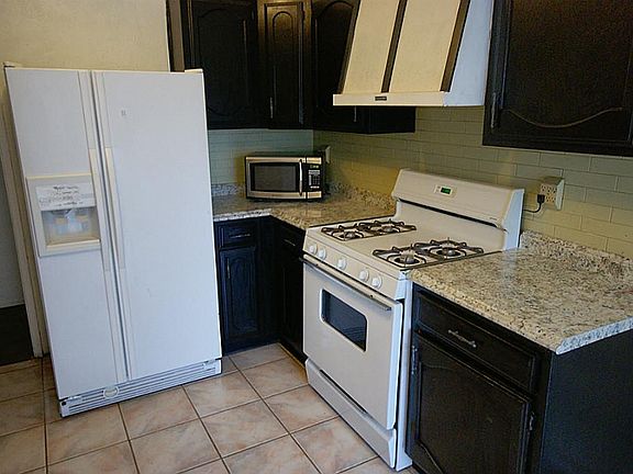 5th image of 2903 Warbler Ln