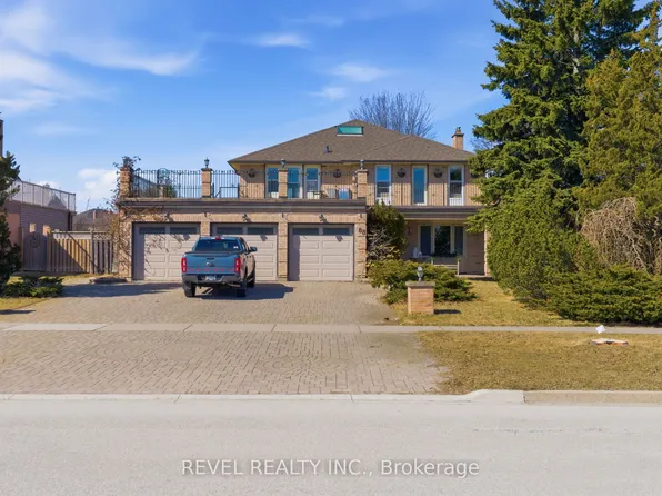 88 Lake Driveway W, Ajax, ON L1S 4T2