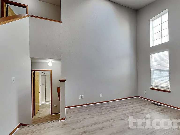 446 W 116th Pl — Photo 2