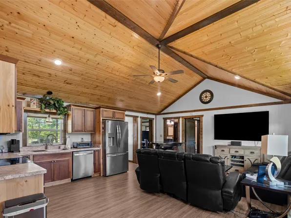 1001 County Road 1350, Quitman, TX 75783