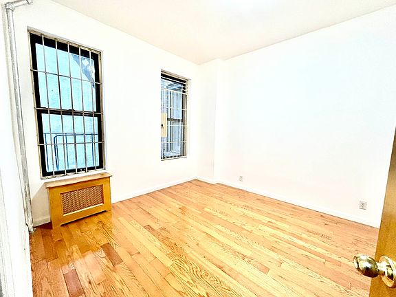 5th image of 338 E 15th St #6L