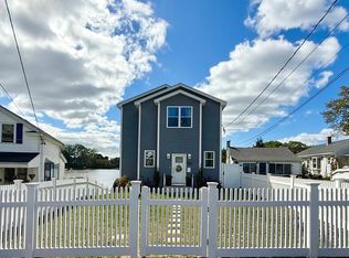 86 Ocean View Ave, Swansea, MA 02777