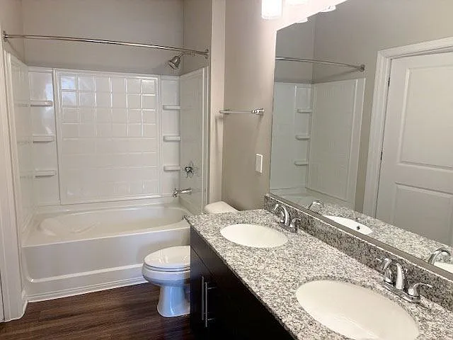 Clairmont at Trinity — Photo 125