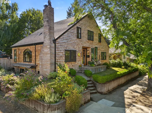 3680 SE Crystal Springs Blvd, Portland, OR 97202