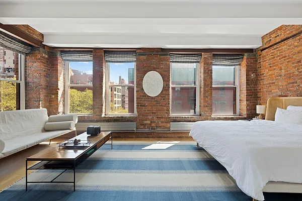 Sold by Compass | media 19