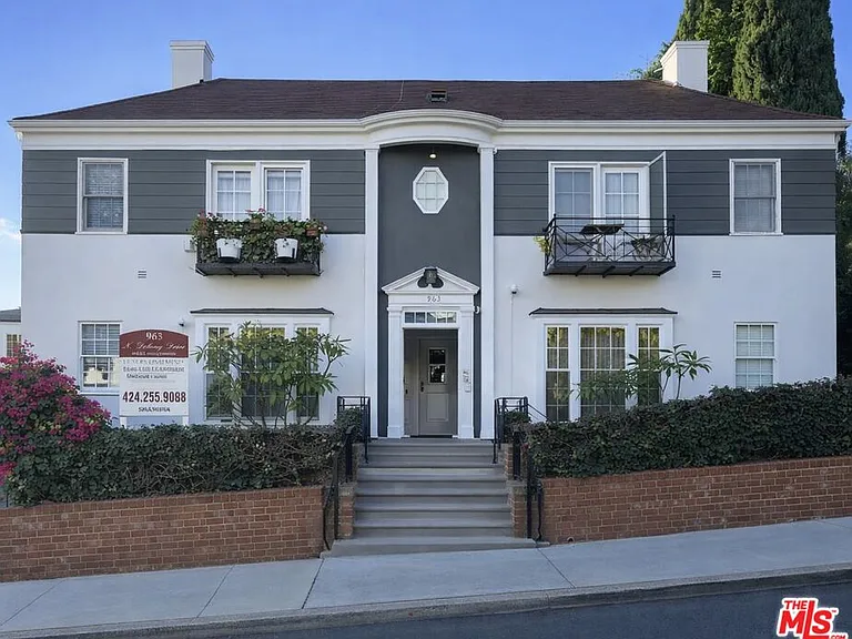 963 N Doheny Dr #1/8 — Photo 1