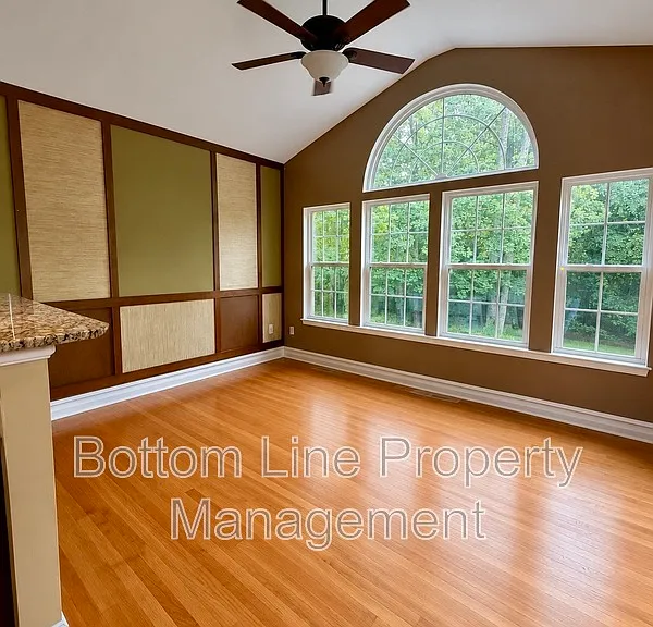 8045 Talcott Dr — Photo 32