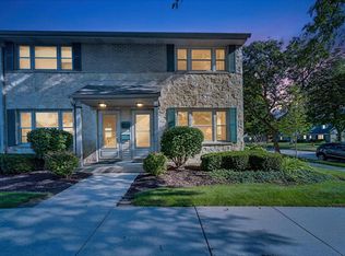 4863 N Santa Monica Blvd, Milwaukee, WI 53217