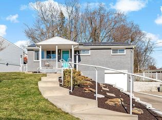 608 Hankey Farms Dr, Oakdale, PA 15071