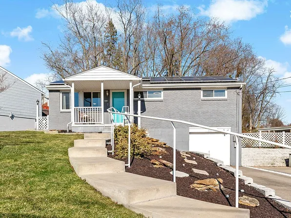 608 Hankey Farms Dr, Oakdale, PA 15071