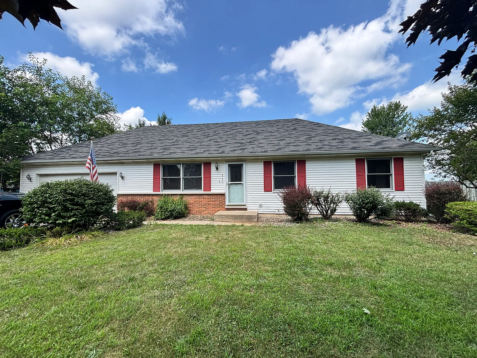 3 bed, 1650 sqft, $2,100 — Photo 1