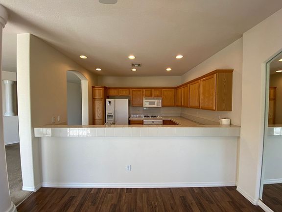 3rd image of 804 Dana Hills Ct Unit 202