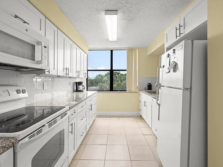 2255 Lindell Blvd #4401 — Photo 9