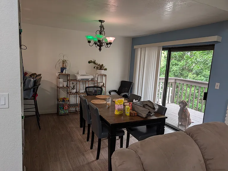 2726 Frankfort St — Photo 6