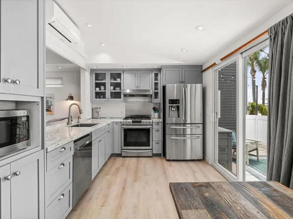 20 El Paseo St, Newport Beach, CA 92663