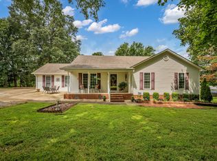 502 Bob Hollow Rd, Burns, TN 37029