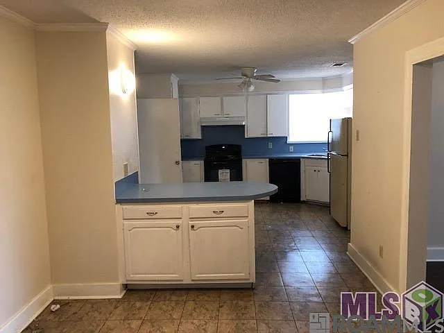 872 Aster St — Photo 6