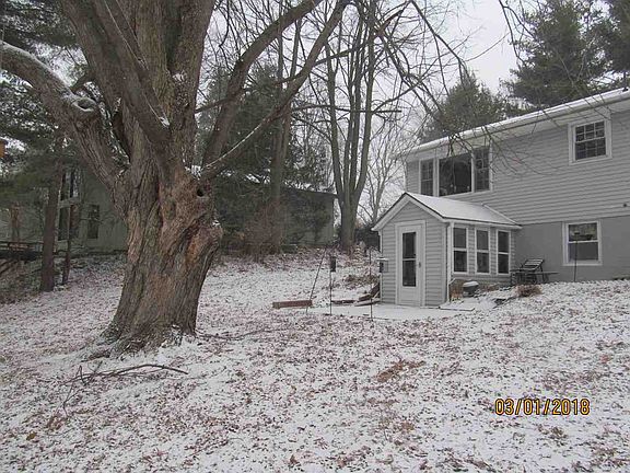5th image of 41 Hillcrest Dr