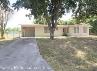 570 Ridgewood Ave, New Braunfels, TX 78130