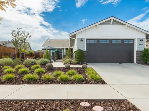 680 Malbec Ln, Paso Robles, CA 93446
