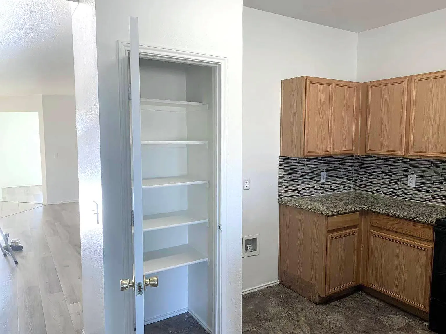 3 bed, 1944 sqft, $1,950 — Photo 3