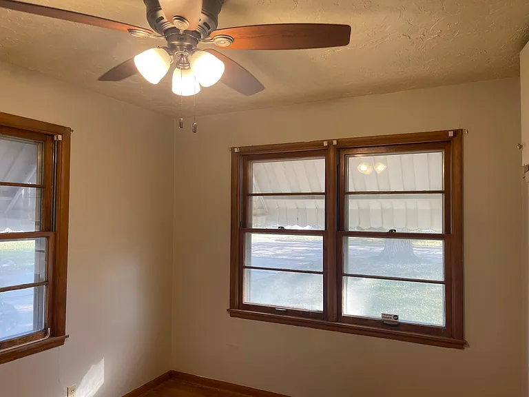 829 E Jewell Ave — Photo 7
