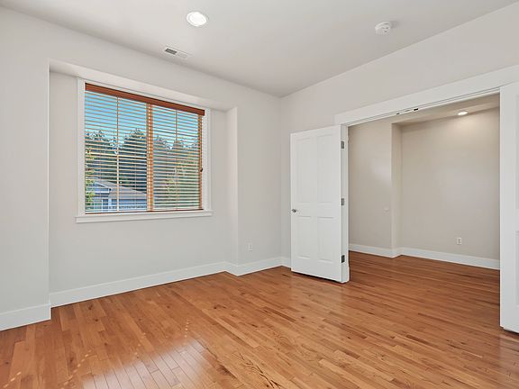 5th image of 1874 Miller Dr