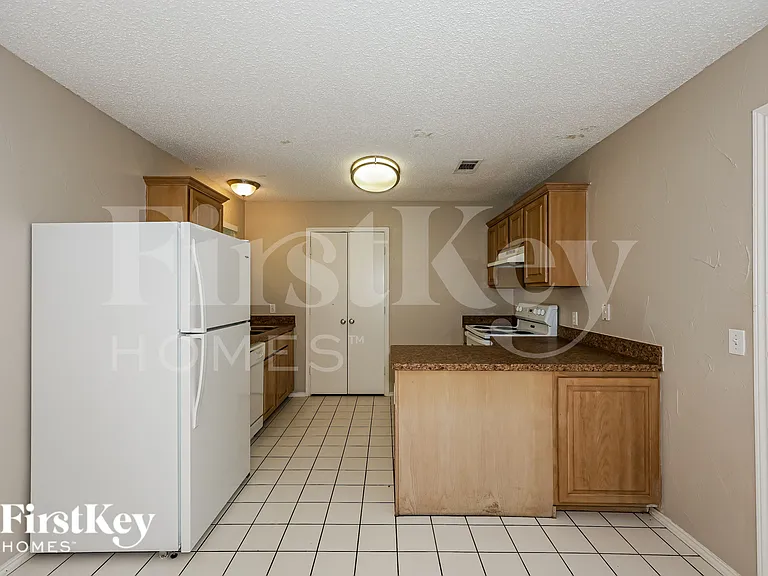606 Plainview Dr — Photo 9