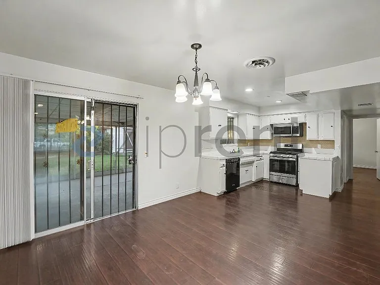 766 E Pillsbury St — Photo 7