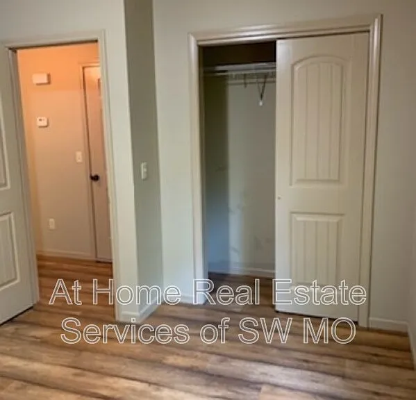 1540 S Rogers — Photo 11