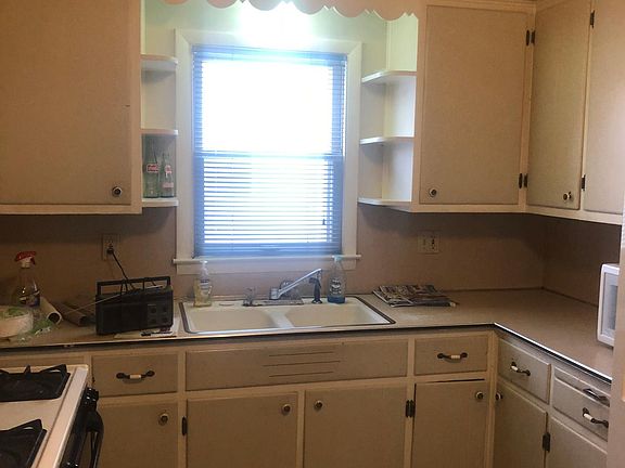 4th image of 1478 Preston Ave