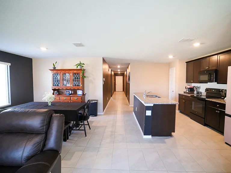 1361 Beach Dr — Photo 20