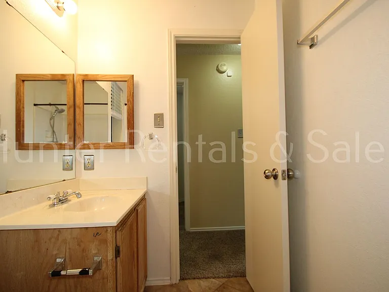 1802 Mattie Dr — Photo 17