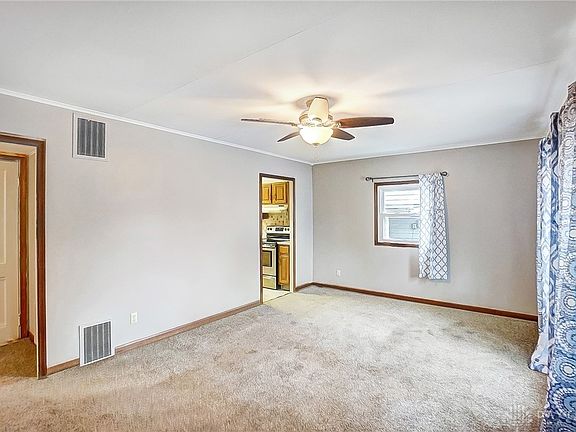 4th image of 415 S 8th St