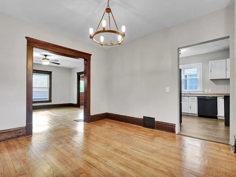 505 W Lenawee St — Photo 6