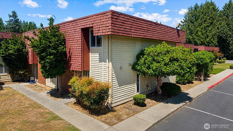 3rd image of 513 142nd Avenue SE #72