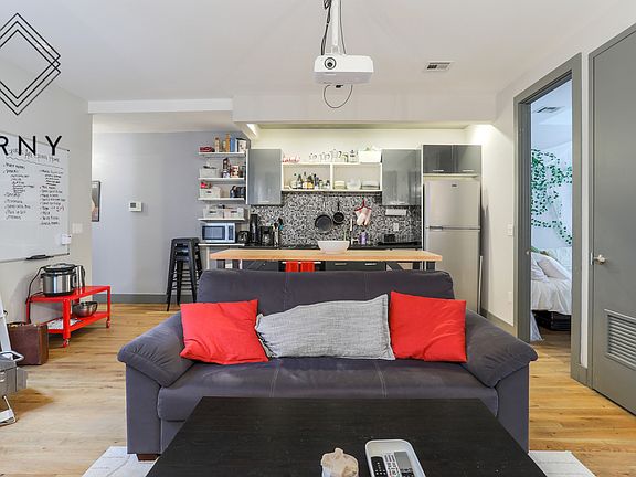 2nd image of 1059 Bergen St #2I