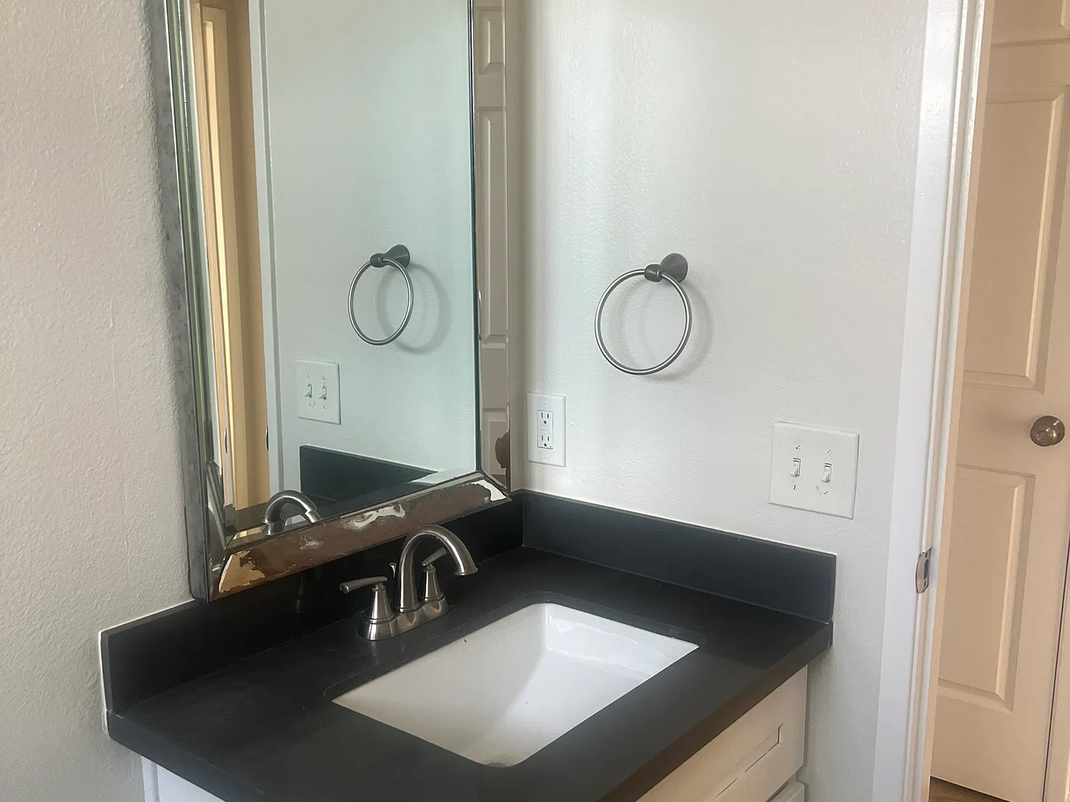 2 bed, 900 sqft, $2,995 — Photo 4