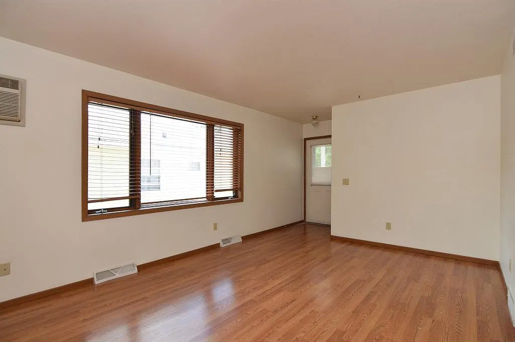 1 bed, 700 sqft, $1,325 — Photo 1