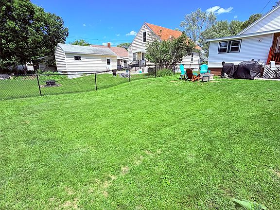 5th image of 1220 Barron Street